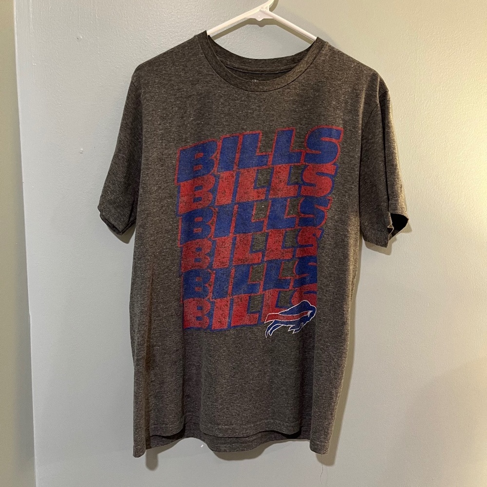Buffalo Bills gray t-shirt large